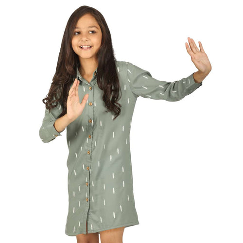 Green Feather Print Relaxed Fit Shirt Dress