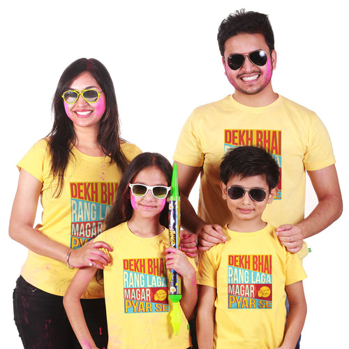 Family Dekh Bhai Rang Laga Magar Pyaar Se Tees